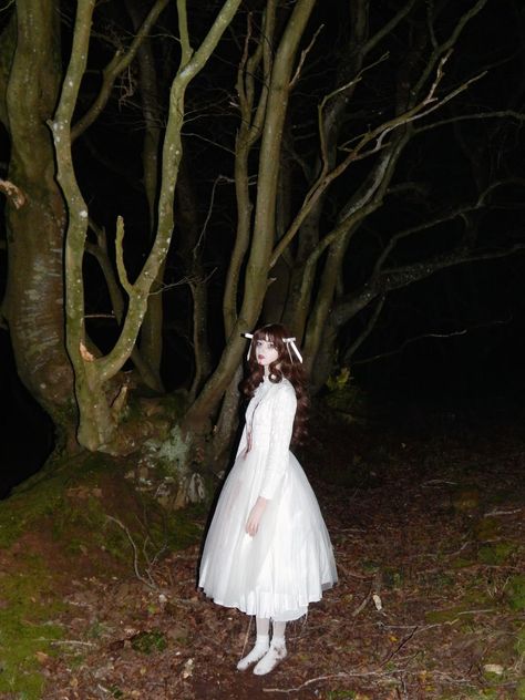 Ghost Aesthetic Outfit, Morute Core Outfits, Morute Aesthetic Outfits, Morute Outfits, Creepy Doll Aesthetic, Bambi Baker, Morute Core, Dollcore Outfits, White Dress Aesthetic