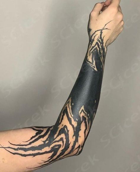 Blacked Out Forearm Tattoo, Black Out Back Tattoo, Arm Blackout Tattoo, Black Out Tattoo Designs, Blackout Arm Tattoo, Heavy Blackwork Tattoo, Blackout Sleeve Tattoo, Blastover Tattoo, Blackout Tattoo Ideas