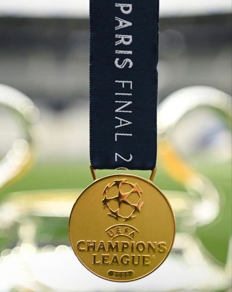 Football Awards, Football Boyfriend, Cat Hug, The Special One, Champions League Final, Football Equipment, Uefa Champions League, Gold Medal, Olympic Games