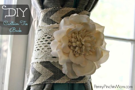 Looking for a cute shabby chic to tie those curtains back? This DIY Curtain Tie Back is not only a beautiful addition to your rooms decor, it is also insanely easy to make! With just a few supplies and about 15 minutes you can make this very same Tie Back. SUPPLIES 9-12 inches Burlap Ribbon … Curtain Tie Back Ideas, Curtain Tie Backs Diy, Shabby Chic Decor Vintage, Zimmer Diy, Diy Curtain, Apartment Decorating Living, Cloth Diy, Shabby Chic Wall Decor, Apartment Decorating On A Budget