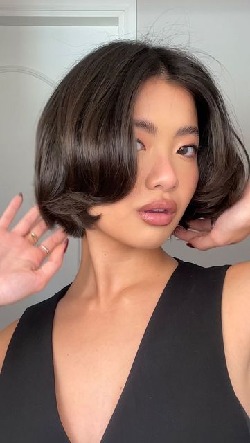 steph hui🦋 on Instagram: "this was such a chaotic curling experience 😭💀 love the volume but I don’t think I did this right 😭 my curls are going in different directions and let’s just ignore the short straight bits underneath that are too short to curl 😪" Steph Hui, Elegant Short Hair, Celebrity Haircuts, Really Short Hair, How To Curl Short Hair, Girls Natural Hairstyles, Clip Hairstyles, Short Hair Tutorial, Short Straight Hair