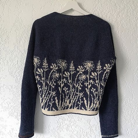 Colorwork Knit Sweater, Colorwork Pattern, Knitting Patterns Colorwork, Knitting Colourwork, Knit Sweater Pattern Fair Isle, Knit Colorwork, Machine Knitting Patterns, Knitting Charts Free, Knit Flower Sweater Pattern