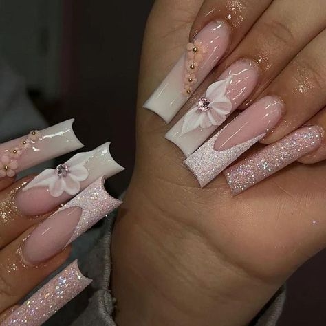 Acrylics With White Design, Wedding Nails Long Coffin, Glitter 3d Flower Nails, White Glitter Nails With Designs, Nails Acrylic With Gems, Nails Acrylic Wedding, Cute Nail Sets, White Long Acrylic, Nail For Wedding