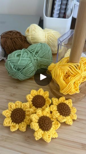 Facebook Crochet Sunflower Keychain, Knit Coasters, Knit Coaster, Start Crocheting, Crocheted Things, Mini Sunflowers, Crochet Sunflower, Crochet Creations, Magic Ring