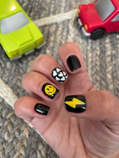 Black Smiley Nails, Smiley Face Nails Men, Black And Yellow Smiley Face Nails, Smiley Face And Checkered Nails, Yellow And Black Nail Art, Smiley Face On Nails, Short Smiley Face Nails, Checkered Smiley Face Nails, Black Smiley Face Nails