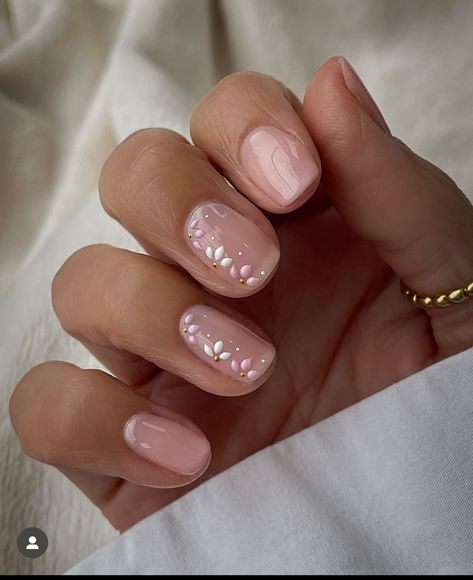 Blush Bridesmaid Nails, Bridesmaid Pink Nails, Biab Designs Ideas Short, Biab Nail Ideas, Pink Biab Nails, Biab Nails Inspiration, Short Nails Ideas Autumn, Mum Nails, Biab Nail Art