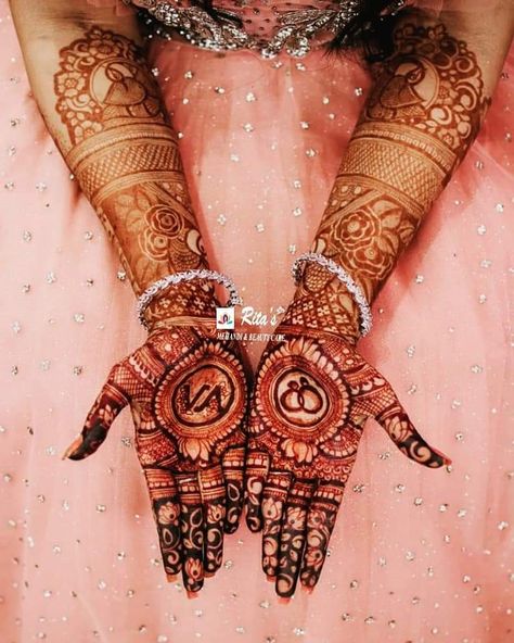 Engagement Mehendi With Ring, Engejment Mehandi Design Ring, Engagement Ring Mehndi Designs, Wedding Mehandhi, Engagement Mahendi Design Brides, Ring Ceremony Mehndi Designs, Engagement Mahendi Design, Engagement Mehndi Designs Unique, Latest Mehndi Designs Wedding