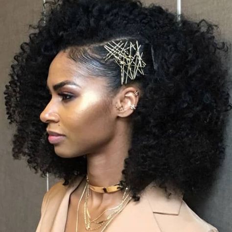 Edgy Short Hairstyles, Rockstar Hair, Hair Designs For Girls, Curly Hair Designs, Edgy Hairstyles, Biracial Hair, Pelo Afro, Natural Hair Styles Easy, Hair Help