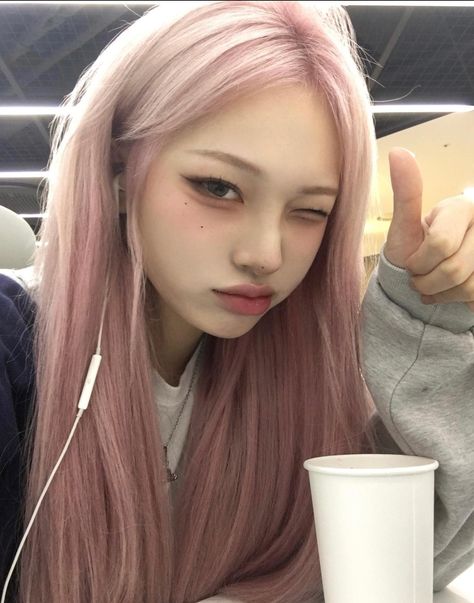 Kpop Hair Color, How To Have Style, Light Pink Hair, Extension Hair, Rainbow Hair Color, Kpop Hair, Pretty Hair Color, Hair Stylies, Haircuts Straight Hair