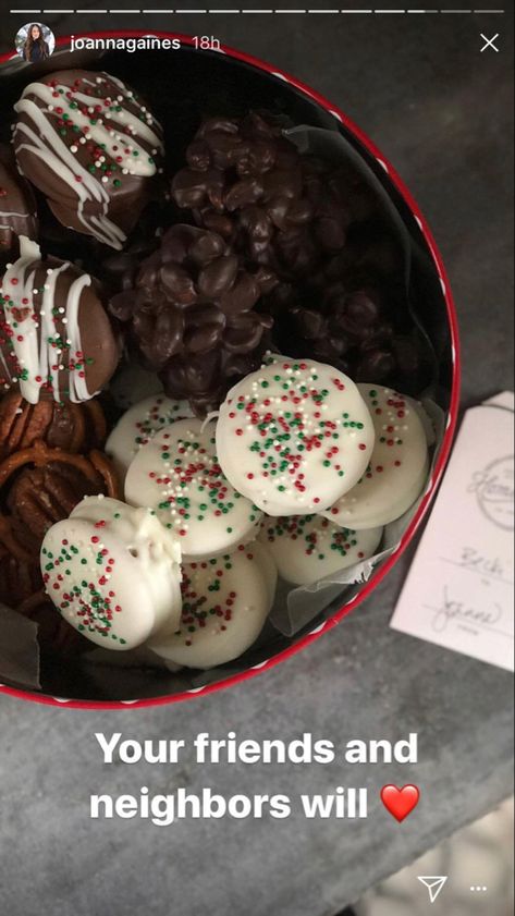 Joanna Gaines Shares Chips' Favorite Christmas Candy Recipe | PEOPLE.com Ritz Dipped In Chocolate, Peanut Chocolate Clusters, Joanna Gaines Christmas, Peanut Chocolate, Chocolate Clusters, Christmas Candy Easy, Holiday Treats Christmas, Favorite Holiday Desserts, Xmas Desserts