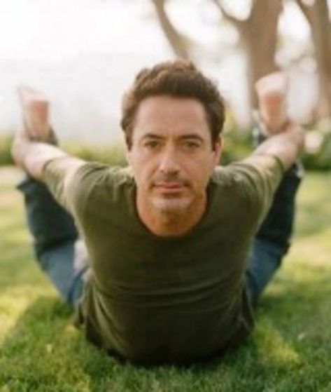 Robert Downey Jr Gets His Yoga On! Robert Downey Jr., Yoga Vinyasa, Bow Pose, Online Yoga Classes, Yoga Pictures, Sup Yoga, Yoga Iyengar, Yoga Exercises, Yoga Photography