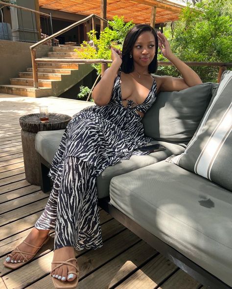 Sandals And Dresses Outfits, Vacay Dress Outfits, Vacation Outfits Black Women Modest, Pool Side Outfit Summer, Vacation Styles For Black Women, Black Woman Outfits Summer, Chill Outfits Aesthetic, Summer Outfits Black Woman Baddie, House Wife Outfits