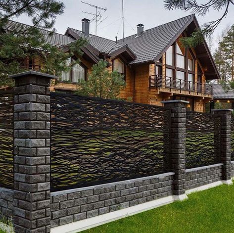 Beautiful Houses Exterior, House Front Wall Design, Modern Driveway, Green Wall Design, Front Wall Design, Modern Fence Design, House Fence Design, Exterior Wall Tiles, Brick Fence