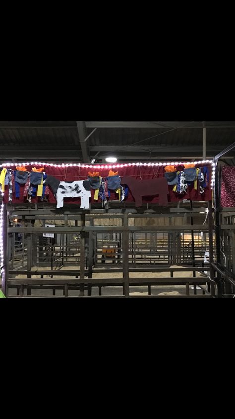 Stall decorations for Cattle Barn Banner #4h #cowshow #Jrlivestock #dixienational County Fair Animal Stall Decorations, Livestock Stall Decorations, 4h Livestock Pen Decorations, 4h Decorations For Fair, County Fair Stall Decorations Ideas, 4h Pen Decorations, Fair Stall Decorations Ideas, Fair Pen Decorating Ideas, 4h Barn Decorations For Fair