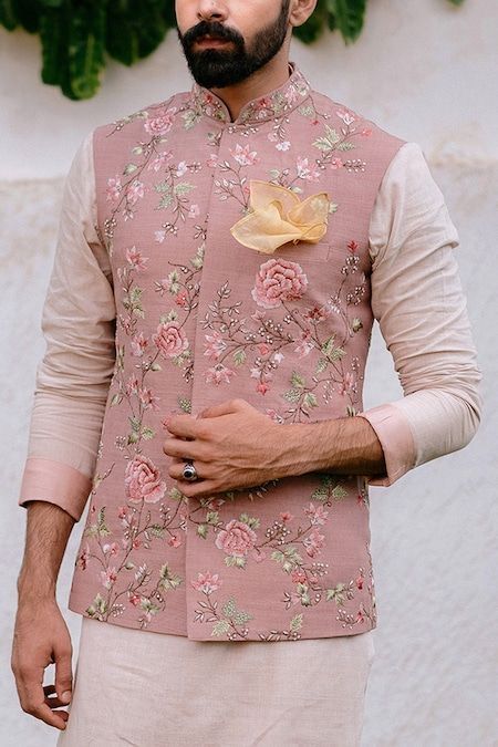 Traditional Indian Mens Clothing, Indian Wedding Suits Men, Man Dress Design, Indian Wedding Clothes For Men, Mens Indian Wear, Sherwani For Men Wedding, Boys Kurta Design, Wedding Kurta For Men, Groom Dress Men