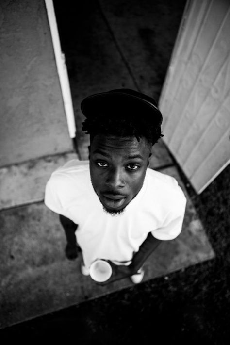 Isaiah Rashad, Youtube Images, Survival Life Hacks, Rap Wallpaper, Rap Artists, Survival Life, Artist Aesthetic, Music Aesthetic, Black Excellence