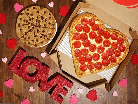 Heart Pizza Valentines, Valentines Day Lunch, Pizza Ads, Redacted Audio, Valentines Day Pizza, Valentine Pizza, Gift Ideas For Your Girlfriend, Ideas For Your Girlfriend, Heart Pizza