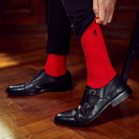 Sock Company, Dressing Well, Red Socks, Sock Style, Birthday Shoot, Savile Row, Men Style Tips, Fashion Socks, Wearing Red