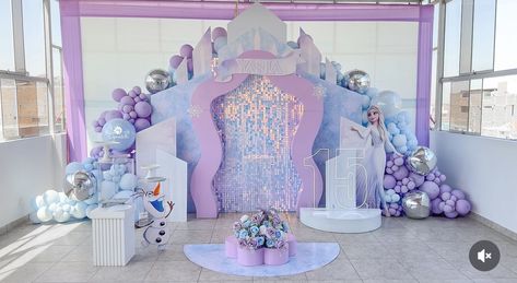 Frozen Princess Birthday Party, Frozen Moodboard, Frozen Decoration Ideas, Frozen Party Backdrop, Frozen First Birthday, Frozen Backdrop, Frozen Decor, Frozen Birthday Decorations, Balloon Birthday Themes