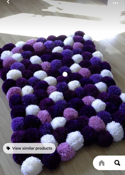 Pompom Rugs Ideas, Pompom Rugs, Pompom Ideas, Pompom Rug, Diy Pom Pom Rug, Pompom Art, Pompom Maker, Pom Pom Rug, Diy Pom Pom