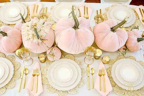 pink gold pumpkin table - blush velvet pumpkins - fall table Pink Pumpkin First Birthday, Pinkoween Party, Pink Pumpkin Baby Shower Ideas, Pumkin Decoration, Pink Pumpkin Baby Shower, Pink Autumn, Gold Pumpkin, Diy Instagram, Creeper Minecraft