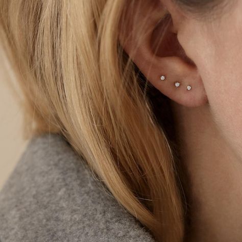 Three Hole Ear Piercing, Ear Piercings Two, Hole Ear Piercing, Piercing Stack, 3 Ear Piercings, Ear Piercings Chart, Double Ear Piercings, Diy Easter Gifts, Ear Piercing Ideas