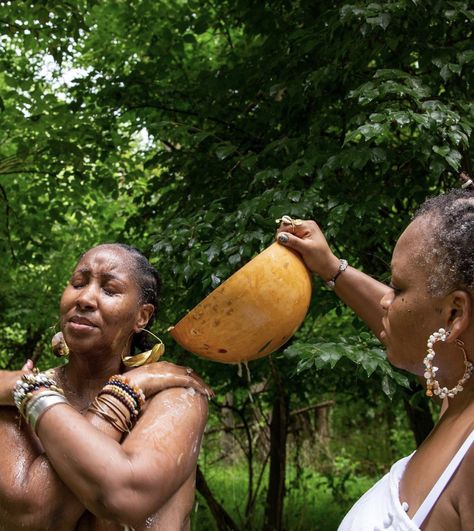 Hoodoo Cleansing Hoodoo Cleansing, Creole Aesthetic, Hoodoo Aesthetic, Afrocentric Aesthetic, African American Aesthetic, Afro Hair Styling, Black Culture Aesthetic, African Femininity, Black Molasses