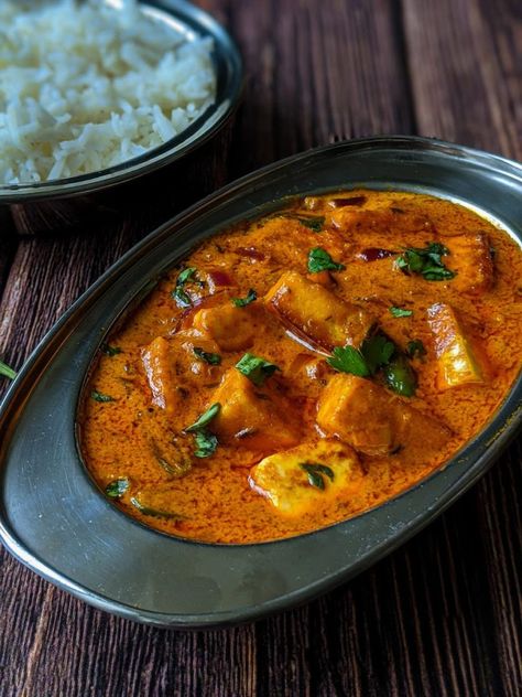 Paneer Coconut Curry, Coconut Milk Curry Recipes, Recipes Using Paneer, Healthy Paneer Recipes, Paneer Curry Recipes, Kashmiri Chilli, Curry Spice, Paneer Dishes, Coconut Milk Curry