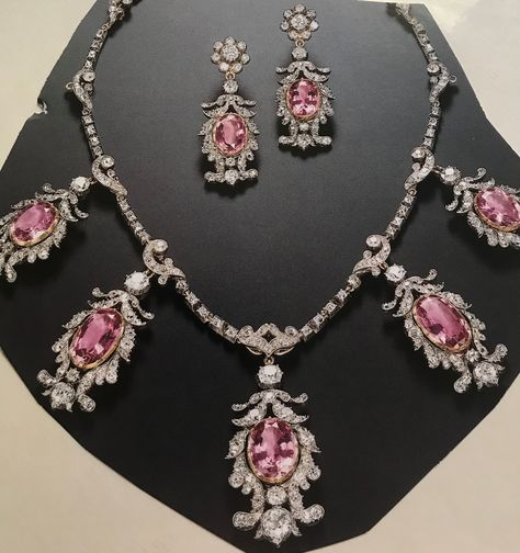 Victorian Jewelry Necklace, Pink Topaz Necklace, Pink Jewels, Diamond Necklace Designs, Topaz Necklace, Royal Jewels, Pink Topaz, Antique Pink, Pink Jewelry