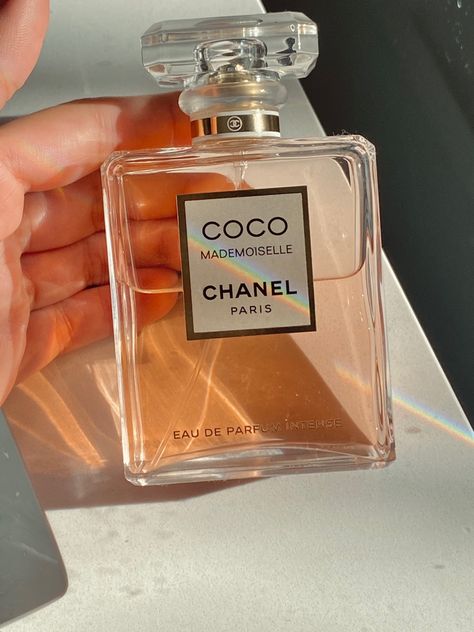 Coco Perfume Chanel, Female Perfume For Women, Perfume Coco Chanel, Coco Chanel Perfume, Koleksi Parfum, Perfume Chanel, Imagenes Mary Kay, Chanel Fragrance, Coco Chanel Mademoiselle