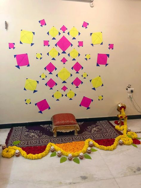 Diy Kite Decorations, Indian Decor Diy, Kite Decoration, Indian Baby Shower Decorations, Indian Baby Showers, Simple Stage Decorations, Baby Shower Pictures, Flower Garland Wedding, Decoration For Ganpati