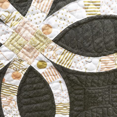 Double Wedding Ring Quilt Pattern, Wedding Ring Quilt Templates, Quilting Beginners, Wedding Ring Quilt Pattern, Ring Quilt Pattern, Wedding Ring Quilt Block, Green Wedding Rings, Machine Quilting Pattern, Harry Potter Quilt