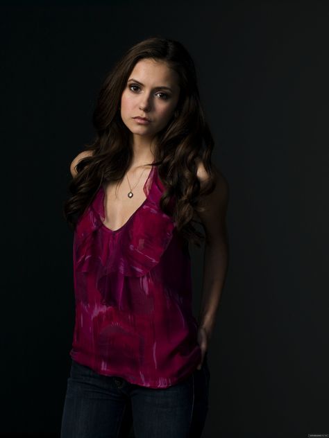 Nina Dobrev Nina Dobrev Photoshoot, Vampire Diaries Enzo, The Vampire Diaries Elena, Vampire Diaries Elena, Vampire Diaries Books, Nina Dobrev Vampire Diaries, Quiz Buzzfeed, Vampire Diaries Outfits, Vampire Diaries Poster