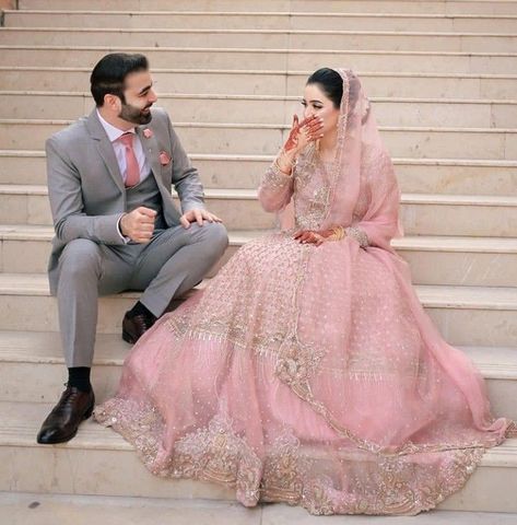 Couple Dress Matching Indian Wedding, Reception Couple Dress Indian, Couple Dress Matching Indian, Walima Dresses Pakistani Brides, Couple Dress Matching, Walima Dresses Pakistani, Wedding Matching Outfits, Pakistani Bridal Couture, Pakistani Bridal Hairstyles