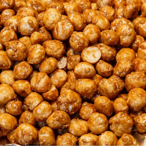 Caramel Peanuts Recipe, Caramel Nuts Recipe, Macadamia Nuts Recipes, Macadamia Nut Recipes, Glazed Nuts, Food Engineering, Caramel Coat, Honey Caramel, Healthy Eating Snacks