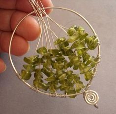 How to Make a Tree of Life Pendant - The Beading Gem's Journal How To Make Trees, Free Jewellery Making Tutorials, Tree Of Life Jewelry, Bijoux Fil Aluminium, Diy Collier, Wire Trees, Diy Tree, Life Tree, Diy Jewlery