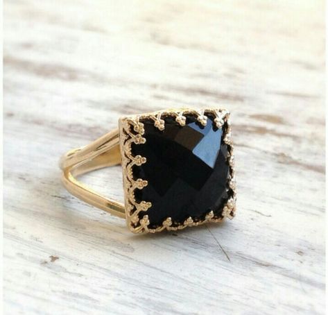 Ring Square Stone Ring Designs, Square Stone Ring, Antique Emerald Ring, Stone Ring Design, Cats Eye Ring, Big Stone Ring, Antique Gold Jewelry Indian, Black Stone Ring, Ring Square