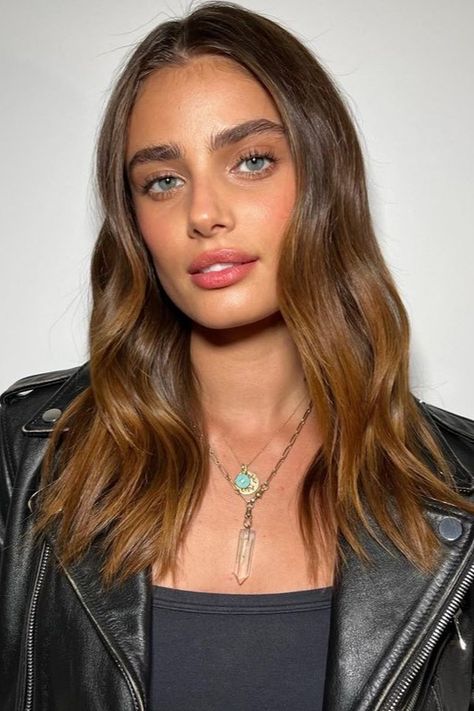 Taylor Hill Hair, Cutest Hairstyles, Hairstyles For 2023, Brunette Hairstyles, Model Behavior, Makeup Training, Taylor Marie Hill, Cosmetology School, Schwarzkopf Professional