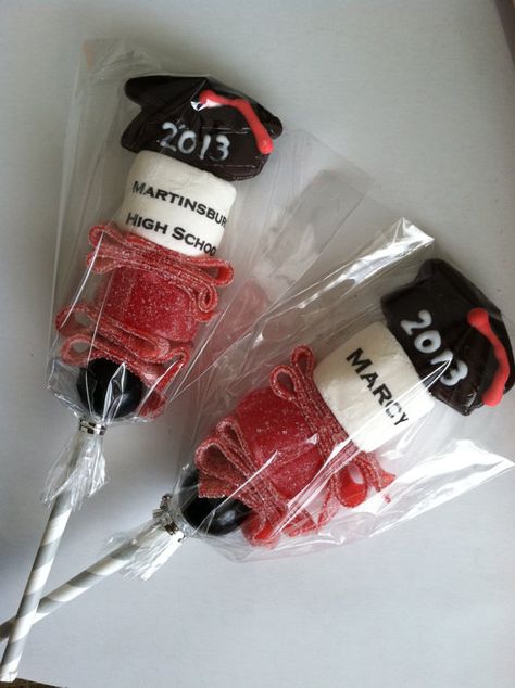 Candy Cabob, Candy Skewers, Graduation Menu, Diy Graduation Party Ideas, College Graduation Decorations, High School Party, Diy Graduation Party, School Party Favors, Senior Party