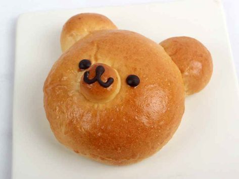 Bear Head Bear Shaped Bread, Animal Pastries, Bread Ideas Creative, Bread Animals, Animal Shaped Bread, Teddy Bear Bread, Animal Bread, Bread Cute, Bear Bakery