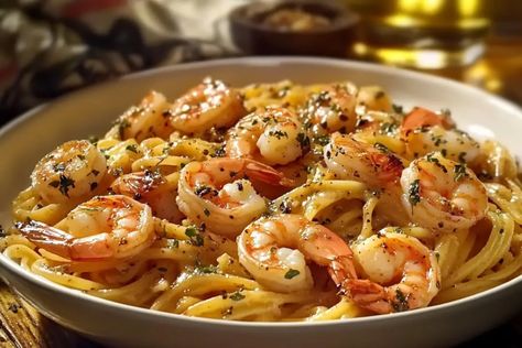 Introduction Whenever I think of a comforting, quick meal that never fails to impress, garlic ... Read more Shrimp Pasta Recipes Easy, Pasta Recipes Easy, Garlic Shrimp Pasta, Spaghetti Noodles, Garlic Butter Sauce, Shrimp Pasta Recipes, Meals To Make, Fried Chicken Recipes, Spaghetti Pasta