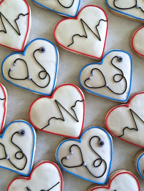 Doctor Cookies Decorated, Nurse Graduation Party Ideas, Nursing Cookies, Doctor Cookies, Medical Cake, Nurse Graduation Party, Medical Cookies, Nurse Cookies, Graduation Party Ideas