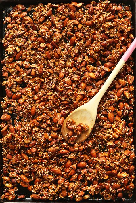 Quinoa Brittle, Simple Quinoa, Quinoa Granola, Glutenfree Recipe, Easy Quinoa, Minimalist Baker, Quinoa Salad Recipes, Granola Healthy, Protein Packed Breakfast