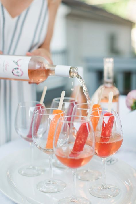 Rosé Popsicle Cocktail Recipe | This two ingredient cocktail is the best! Wine Popsicles, Popsicle Cocktail, Pop Baby Showers, Two Ingredient, Wedding Drinks, Party Hosting, Drinks Tray, Birthday Brunch, Ready To Pop