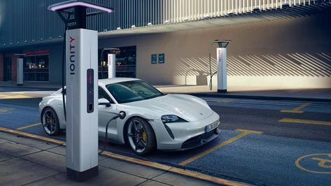 Must-See New Vehicles From The 2019 Frankfurt Motor Show Porsche Electric, Electric Sports Car, Electric Car Charging, Ev Charging Stations, Porsche 928, Porsche Taycan, Porsche Models, Ev Charging, Porsche Gt3