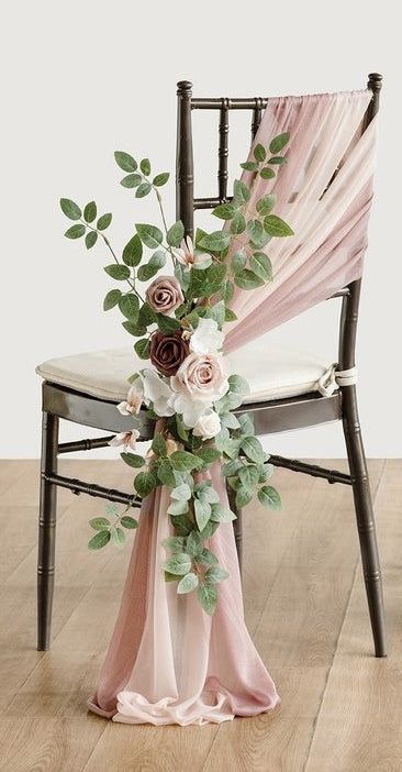 Pew Wedding Decorations, Chair Flower Decoration, Pew Flowers, Wedding Chair Sashes, Floral Chair, Mauve Wedding, Church Wedding Decorations, Wedding Chair Decorations, Vintage Wedding Theme