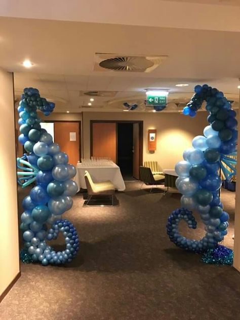 Deco Theme Marin, Prom Theme Decorations, Sea Wedding Theme, Baby Shower Balloon Arch, Under The Sea Decorations, Ocean Birthday Party, Balloons Arch, Prom Themes, Shower Balloons