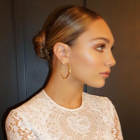 “from new york makeup using: @diormakeup @kohgendo hair: @daniellepriano” New York Makeup, Maddie Z, Photoshoot Makeup, Maddie Ziegler, Wedding Makeup, Diamond Earrings, Pearl Earrings, Hair Cuts, New York