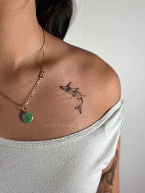 Whale tattoo Boston fine line microrealism Small Humpback Whale Tattoo, Whale Back Tattoo, Fine Line Whale Tattoo, Whale Fin Tattoo, Turtle Back Tattoo, Jonah Tattoo, Whale Tattoo Ideas, Aus Tattoo, Stingray Tattoos