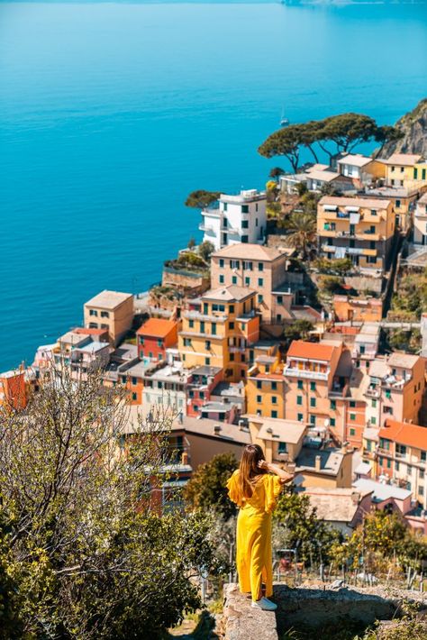 Cinque Terre : mes conseils pour un voyage coloré ! Car Camping, Camping Car, Summer 2023, Grand Canyon, Road Trip, Around The Worlds, Camping, Italy, Natural Landmarks